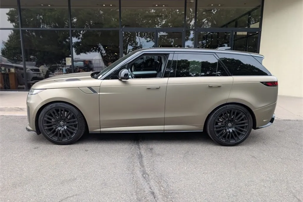 2024 Land Rover Range Rover Sport photo 1