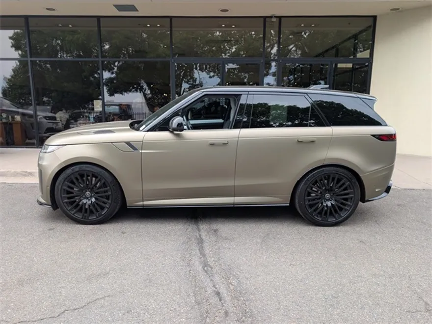 2024 Land Rover Range Rover Sport photo 1