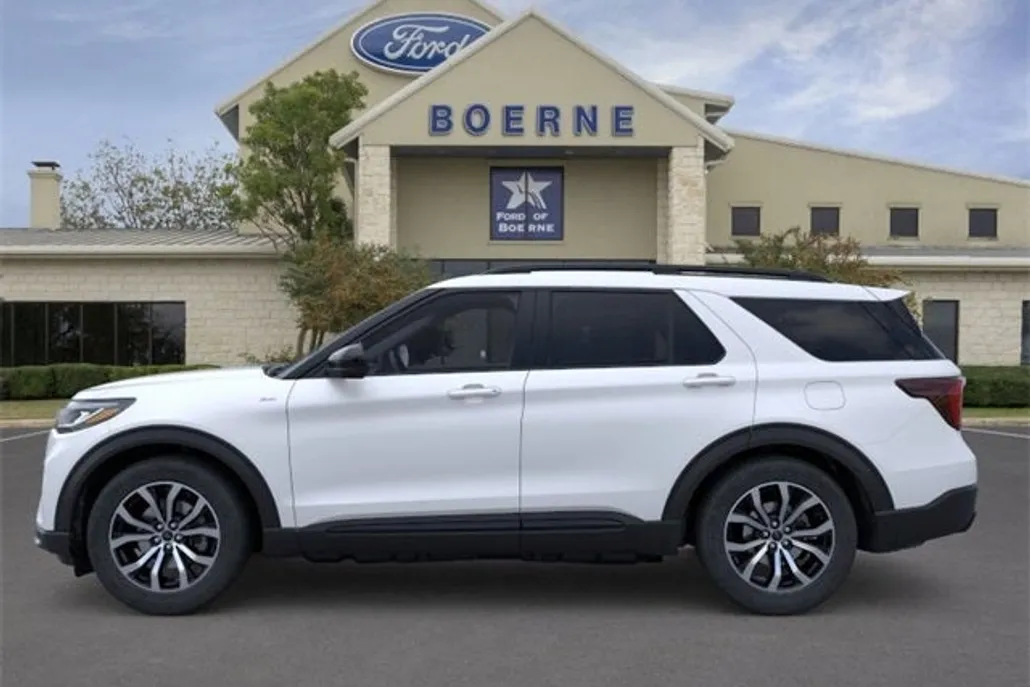 2025 Ford Explorer ST-Line photo 1