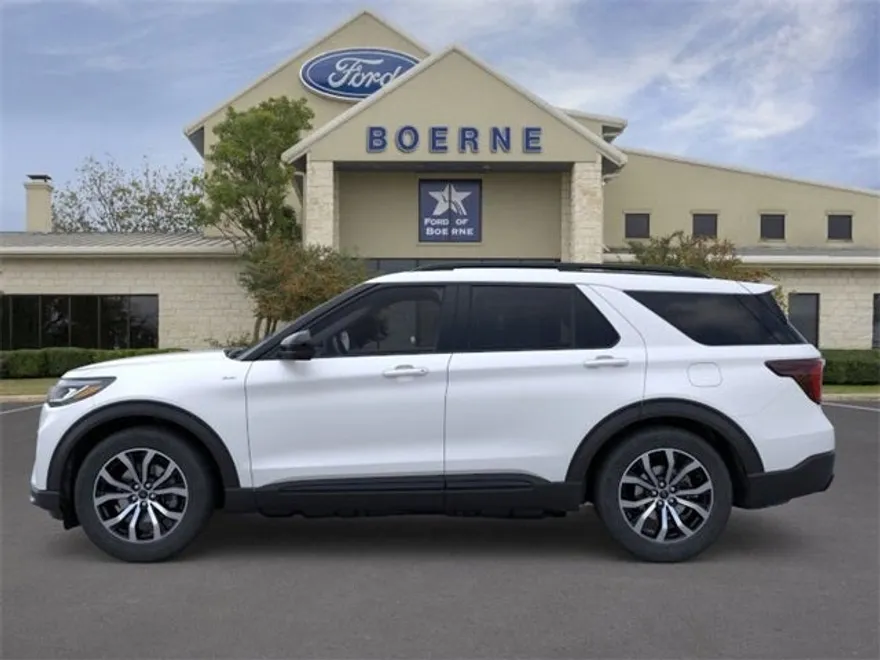 2025 Ford Explorer ST-Line photo 1