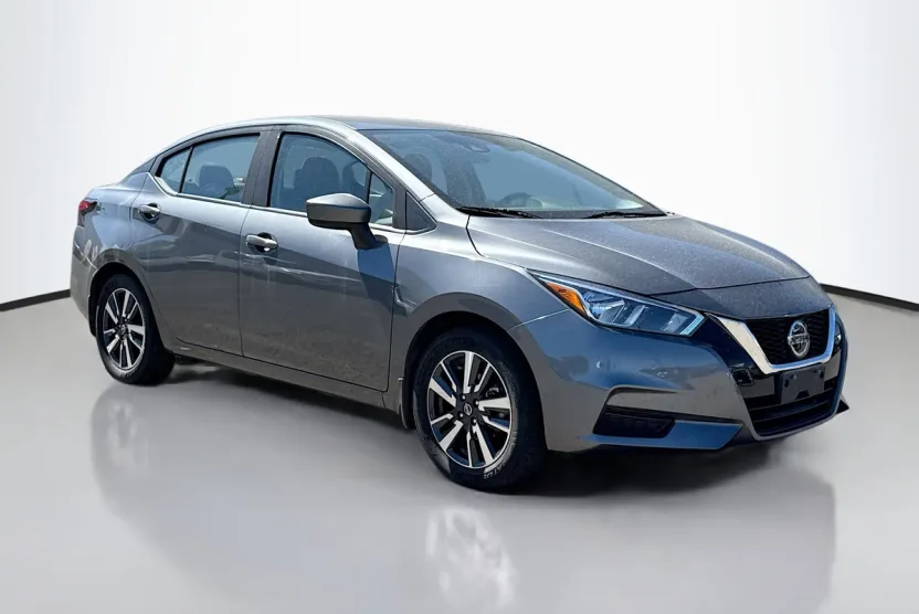 2022 Nissan Versa 1.6 SV photo 1