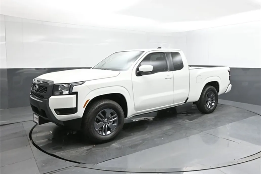 2025 Nissan Frontier SV photo 1
