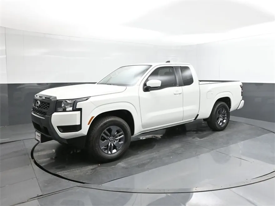 2025 Nissan Frontier SV photo 1