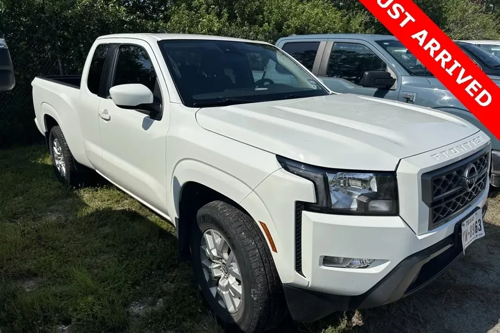 2022 Nissan Frontier SV photo 1