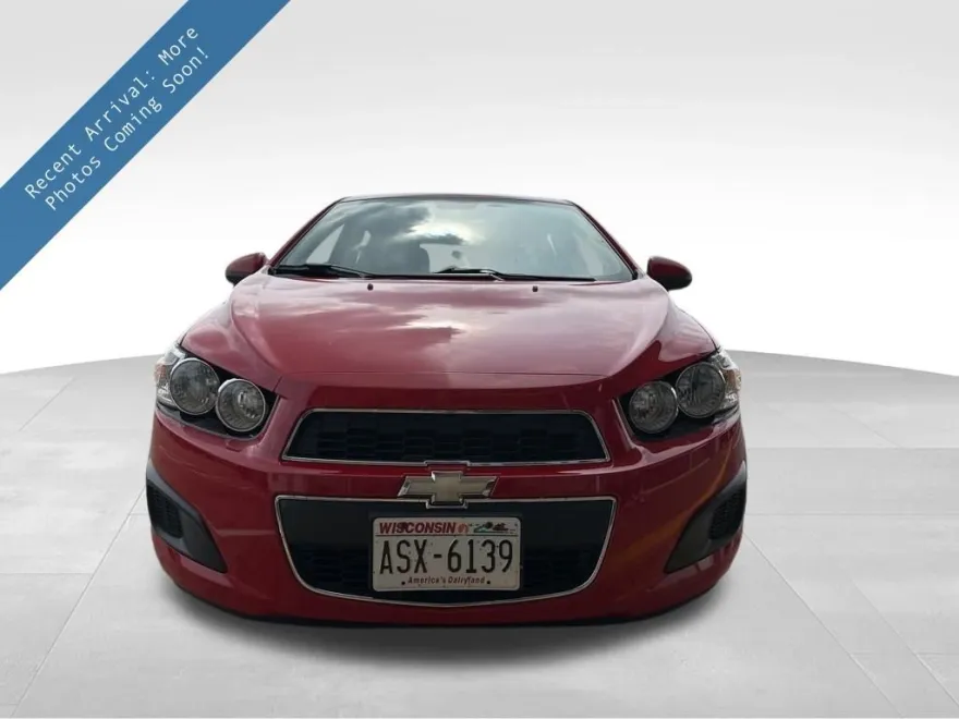 2013 Chevrolet Sonic LS photo 1