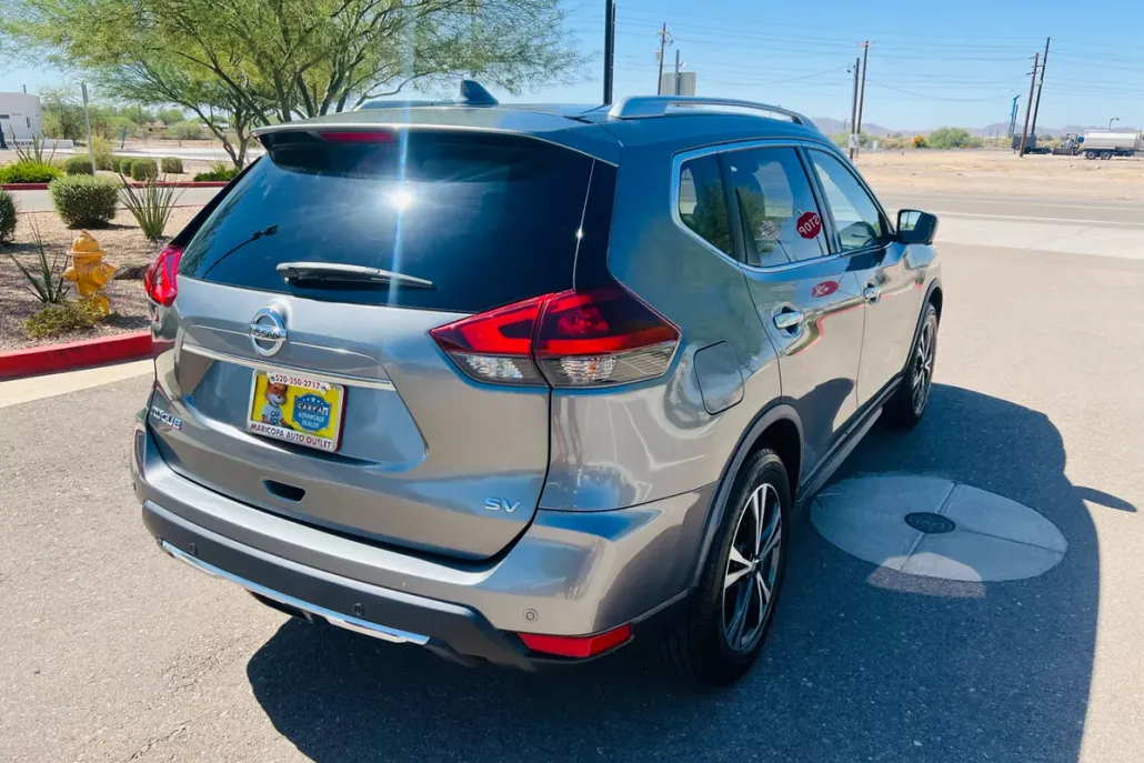 2020 Nissan Rogue SV photo 1