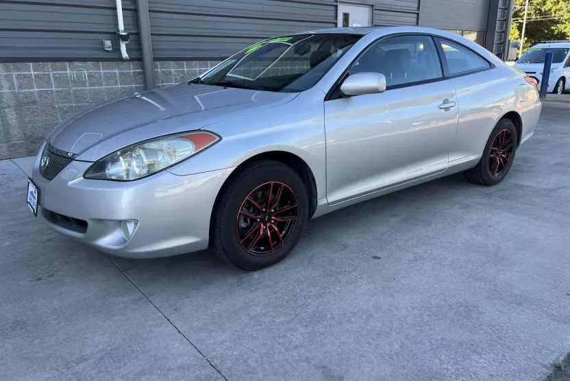 2004 Toyota Camry Solara SE photo 1