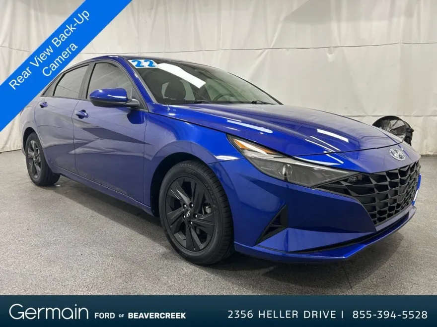 2022 Hyundai Elantra SEL photo 1