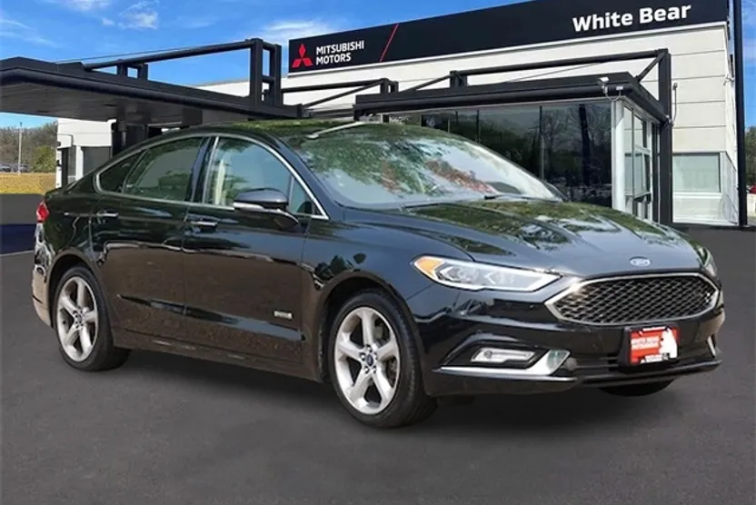 2017 Ford Fusion Energi Platinum photo 1