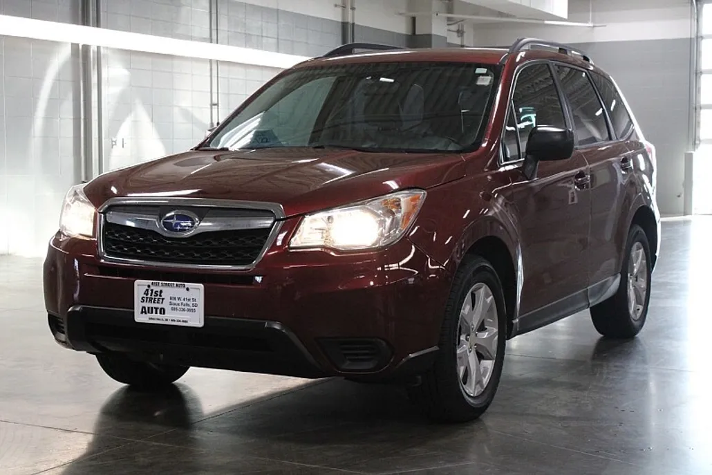 2015 Subaru Forester 2.5i photo 1