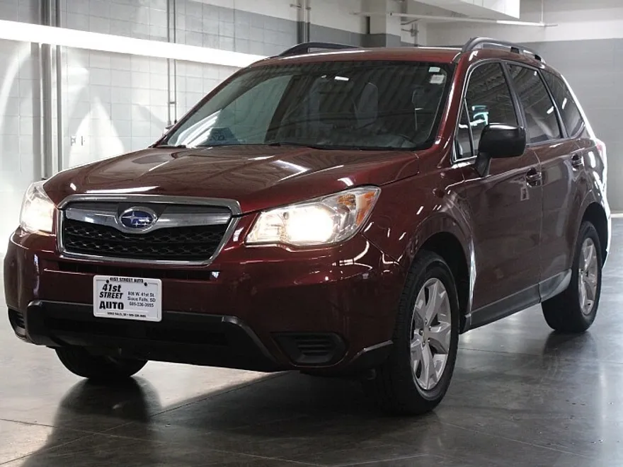 2015 Subaru Forester 2.5i photo 1