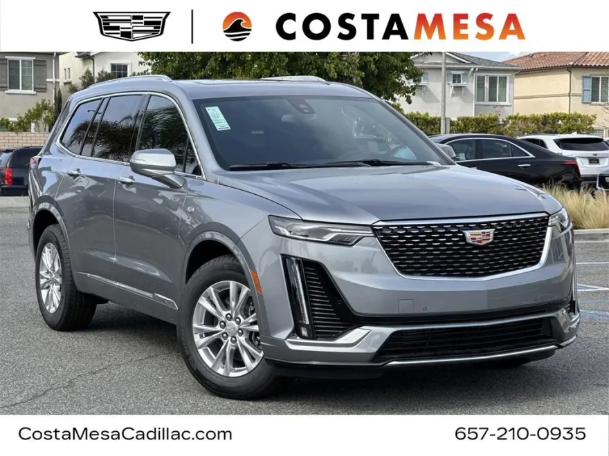 2025 Cadillac XT6 Luxury photo 1
