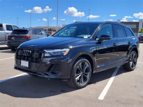 2025 Audi Q7 55 Premium Plus photo 4