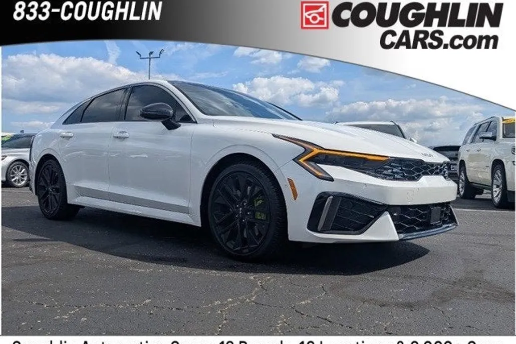 2025 Kia K5 GT photo 1