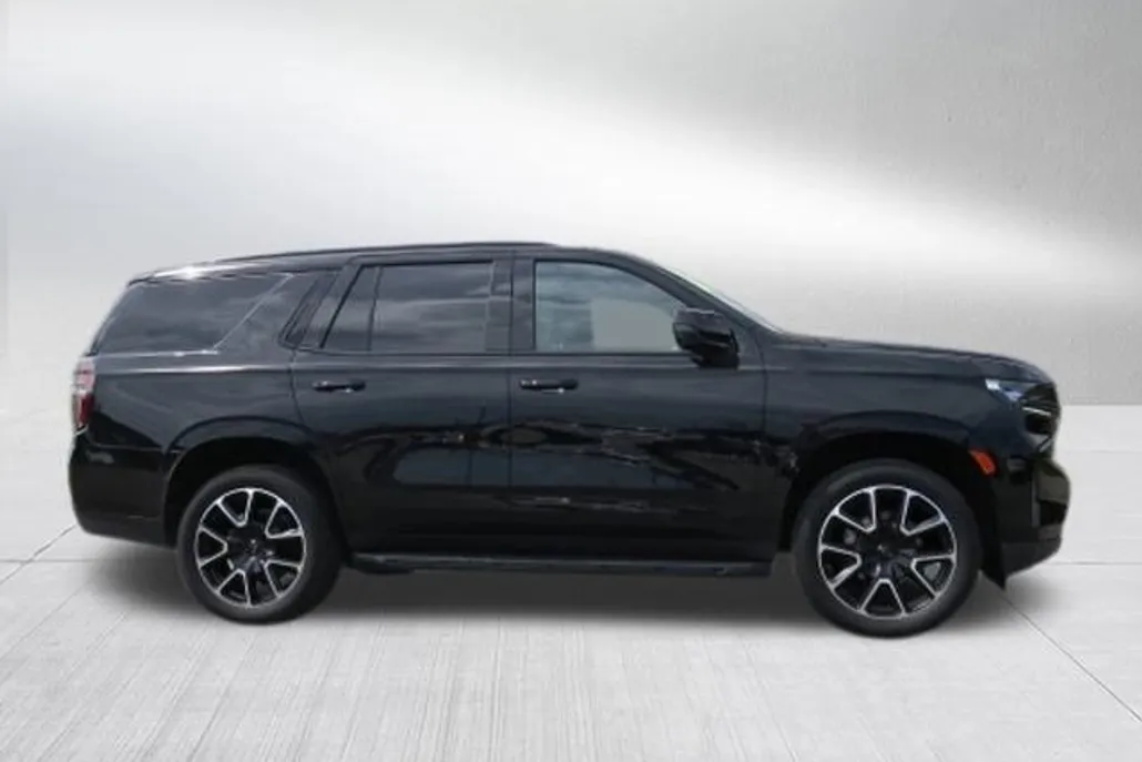 2022 Chevrolet Tahoe RST photo 1