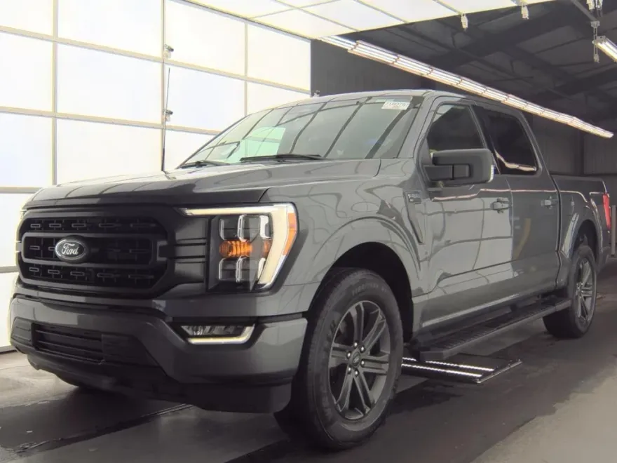 2023 Ford F-150 XLT photo 1