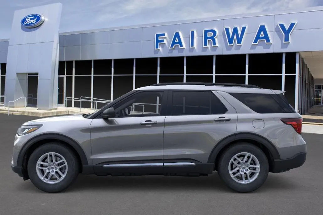 2025 Ford Explorer photo 1