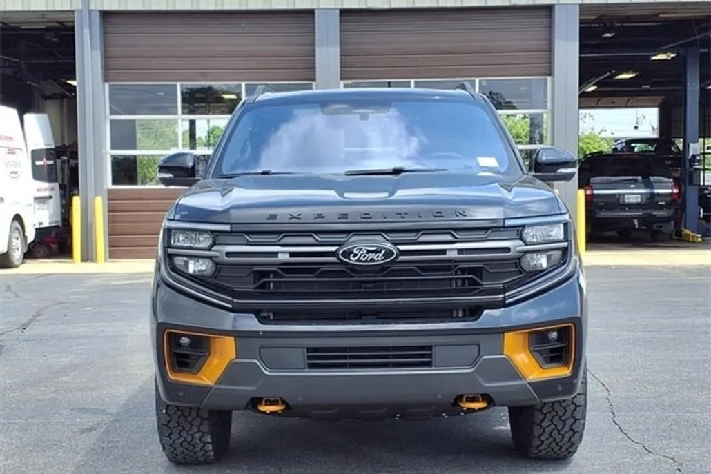 2025 Ford Expedition photo 1