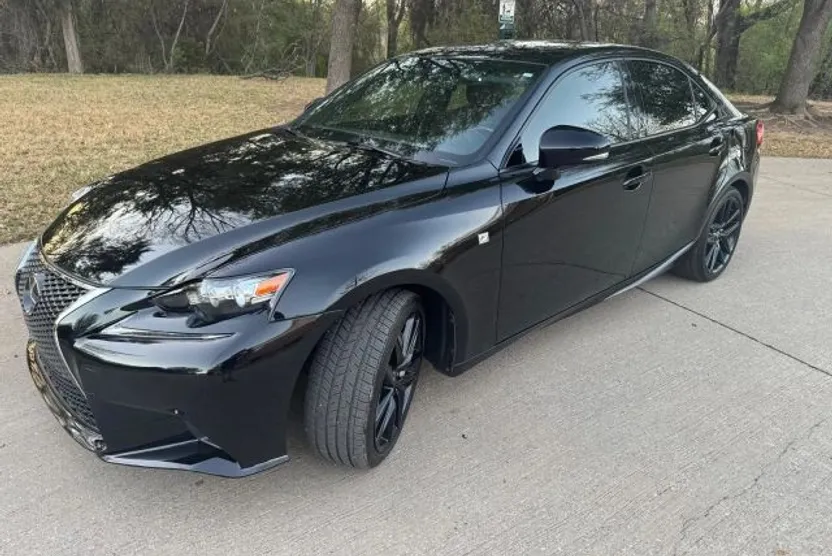 2016 Lexus IS 200t photo 1