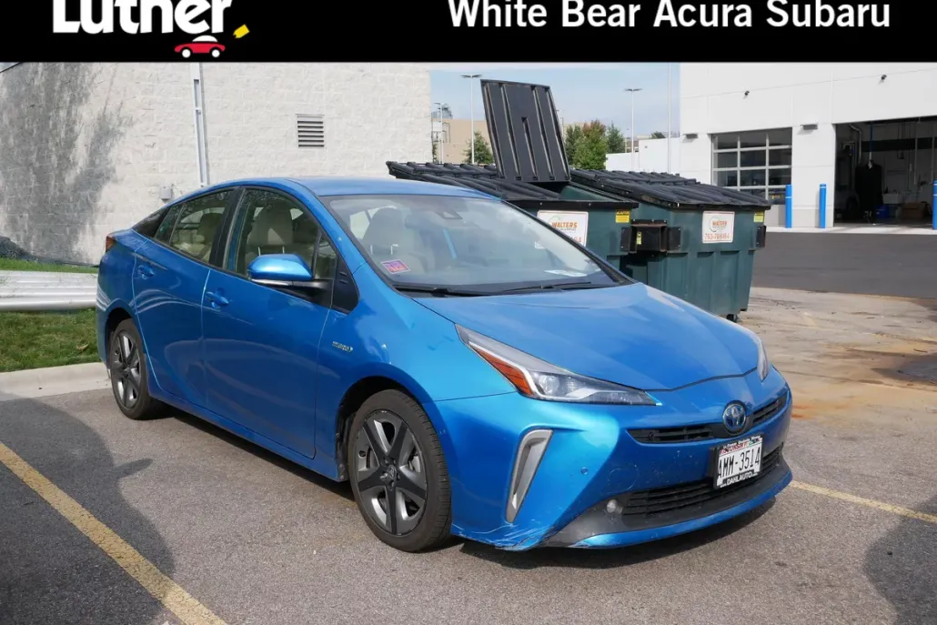 2022 Toyota Prius Limited photo 1