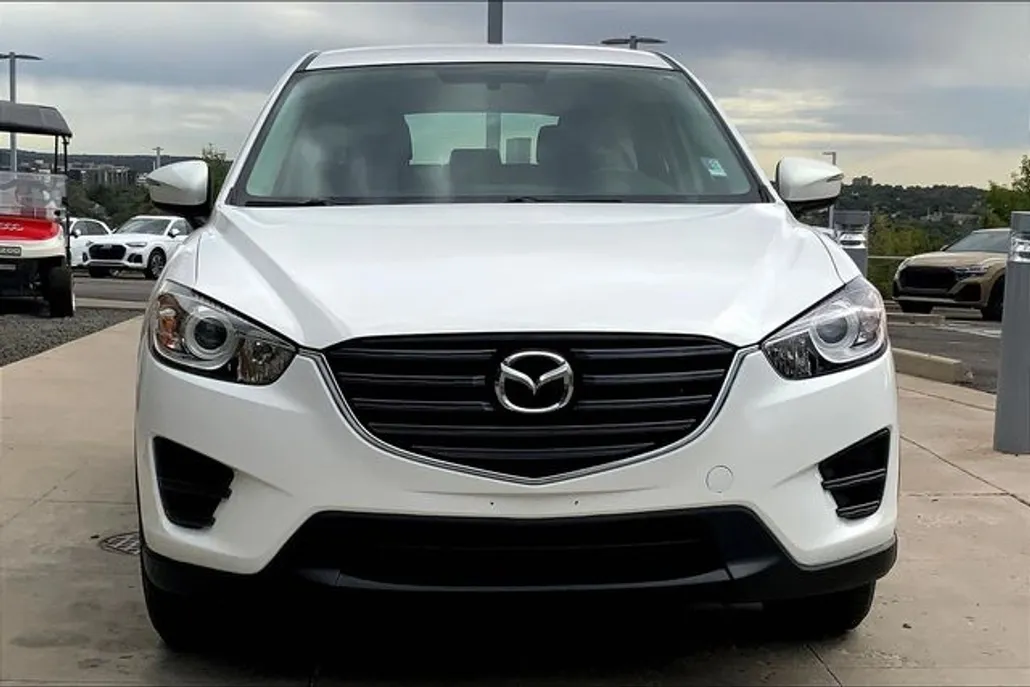 2016 Mazda CX-5 Sport photo 1