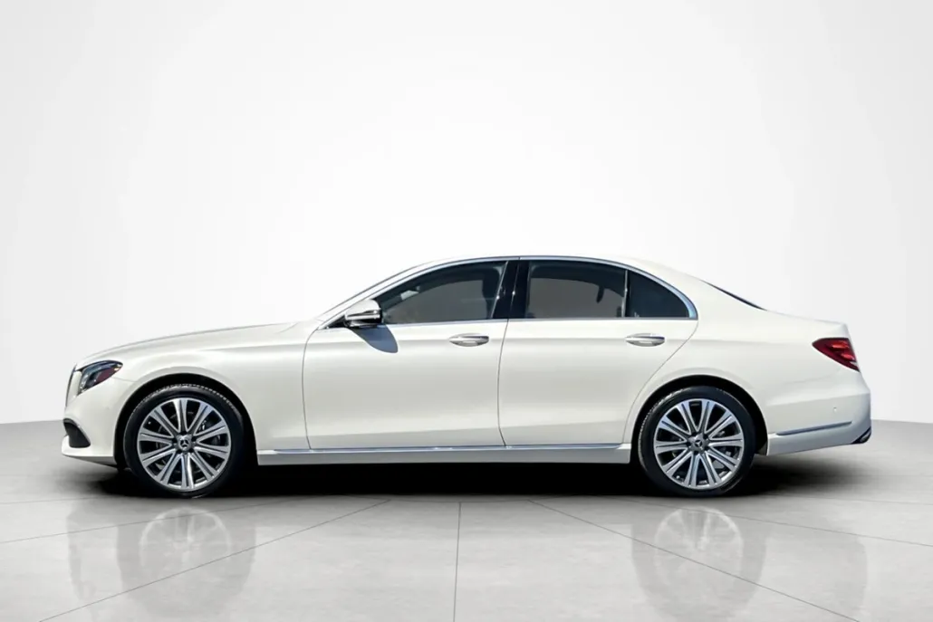 2018 Mercedes Benz E 300 photo 1