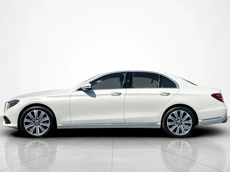 2018 Mercedes Benz E 300 photo 1
