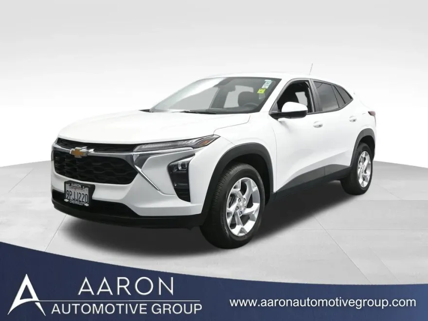 2024 Chevrolet Trax LS photo 1