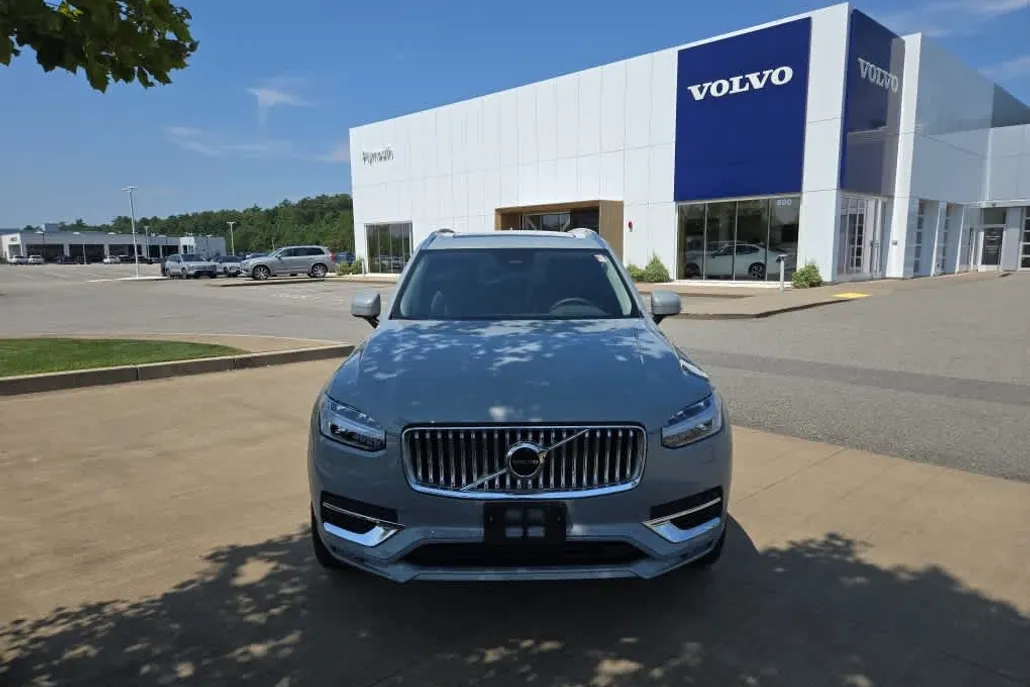 2024 Volvo XC90 B5 Core photo 1