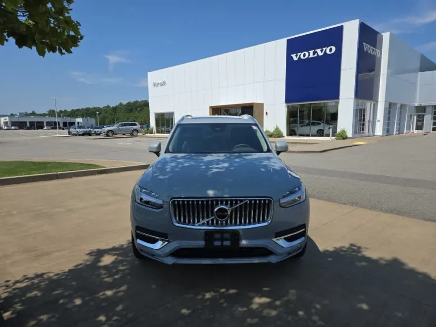 2024 Volvo XC90 B5 Core photo 1