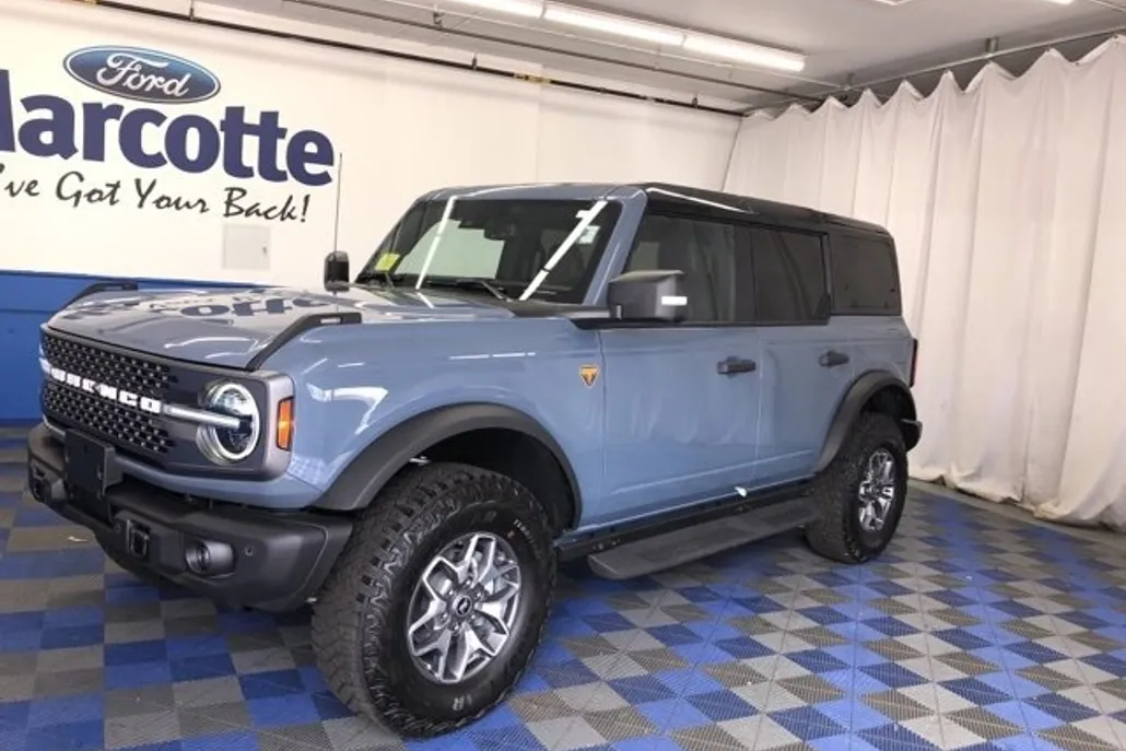 2025 Ford Bronco Badlands photo 1