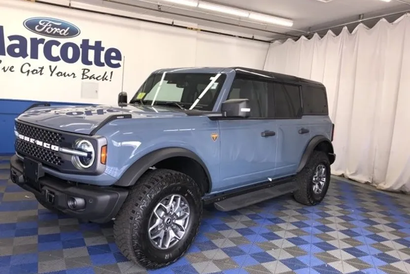 2025 Ford Bronco Badlands photo 1