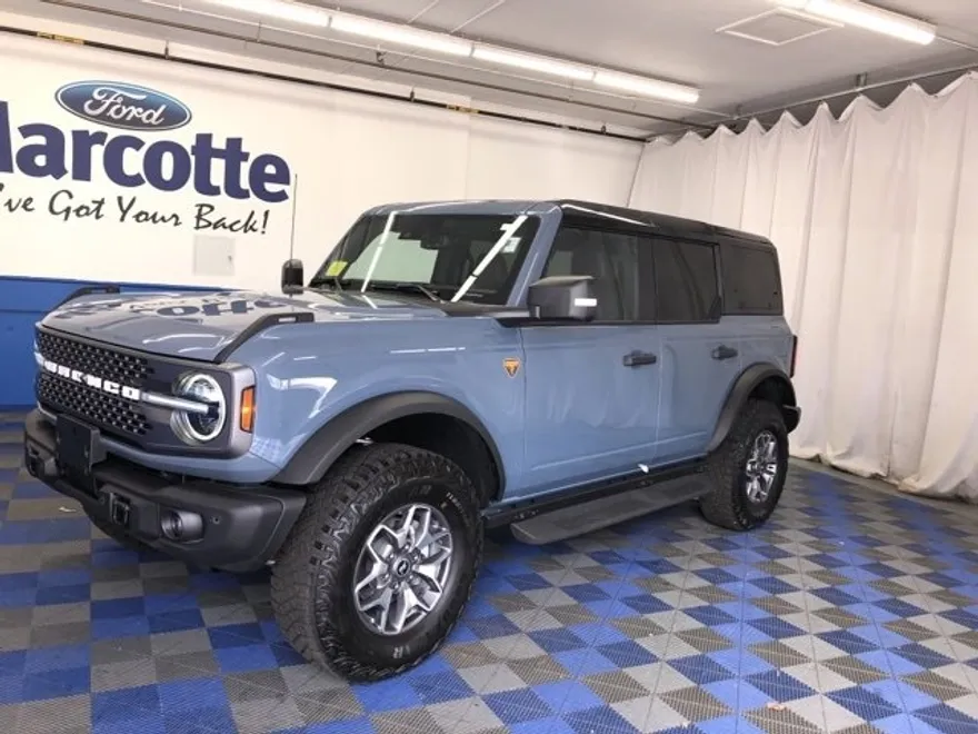 2025 Ford Bronco Badlands photo 1