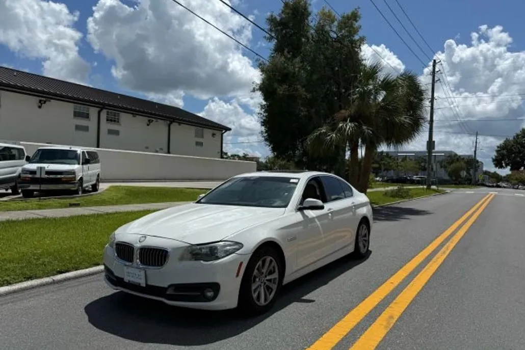 2016 Bmw 528i 5-series photo 1