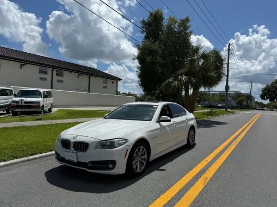 2016 Bmw 528i 5-series photo 1