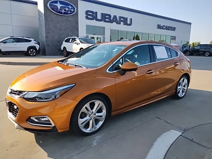 2017 Chevrolet Cruze Premier photo 1