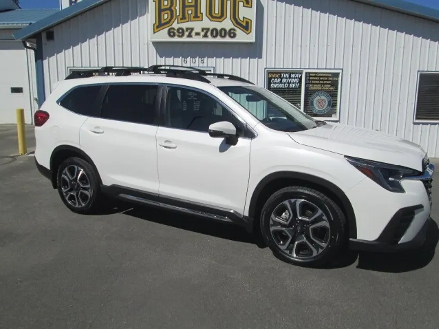 2023 Subaru Ascent Limited photo 1