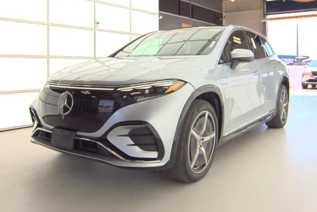 2023 Mercedes Benz EQS SUV 450 4MATIC photo 1