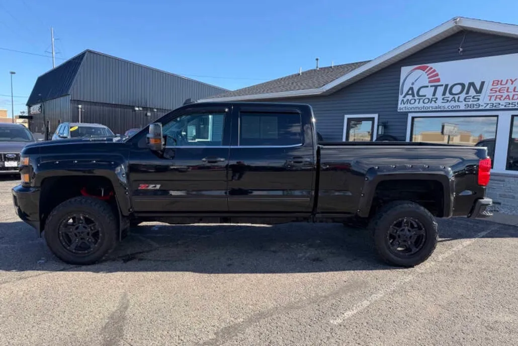 2016 Chevrolet Silverado 2500HD LTZ photo 1