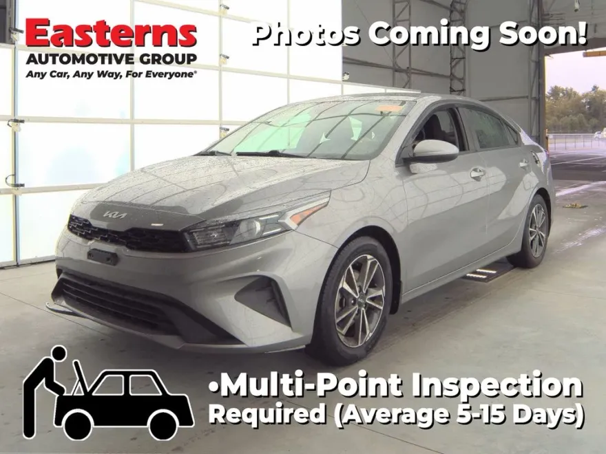 2023 Kia Forte LXS photo 1