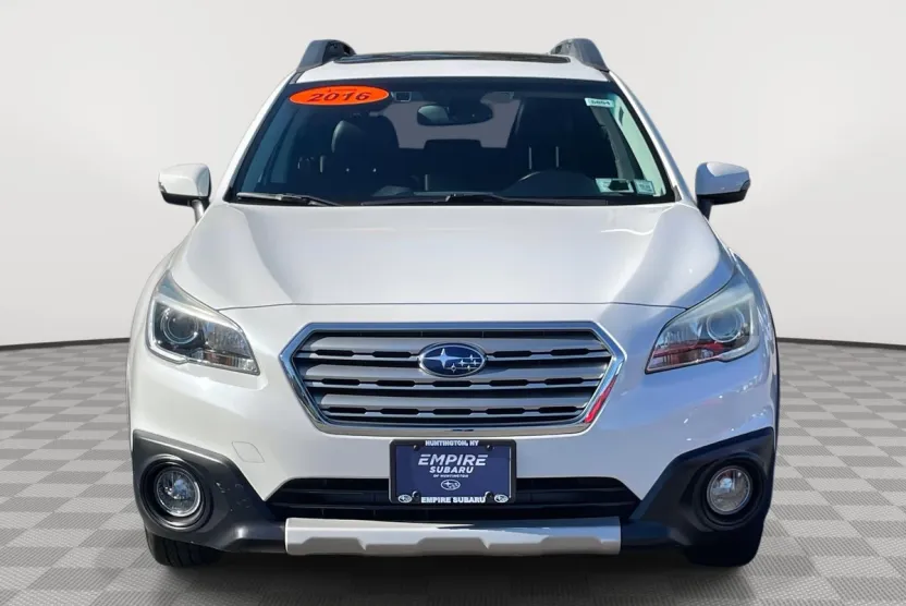 2016 Subaru Outback 3.6R Limited photo 1