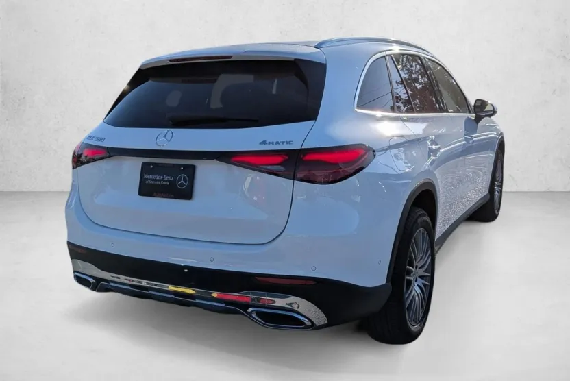 2025 Mercedes Benz GLC 300 4MATIC photo 1