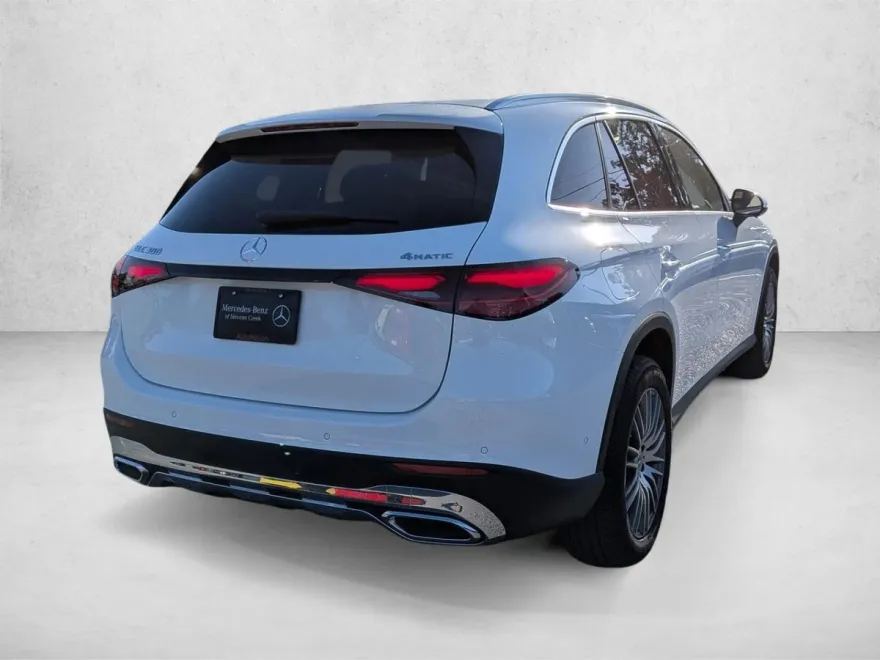 2025 Mercedes Benz GLC 300 4MATIC photo 1