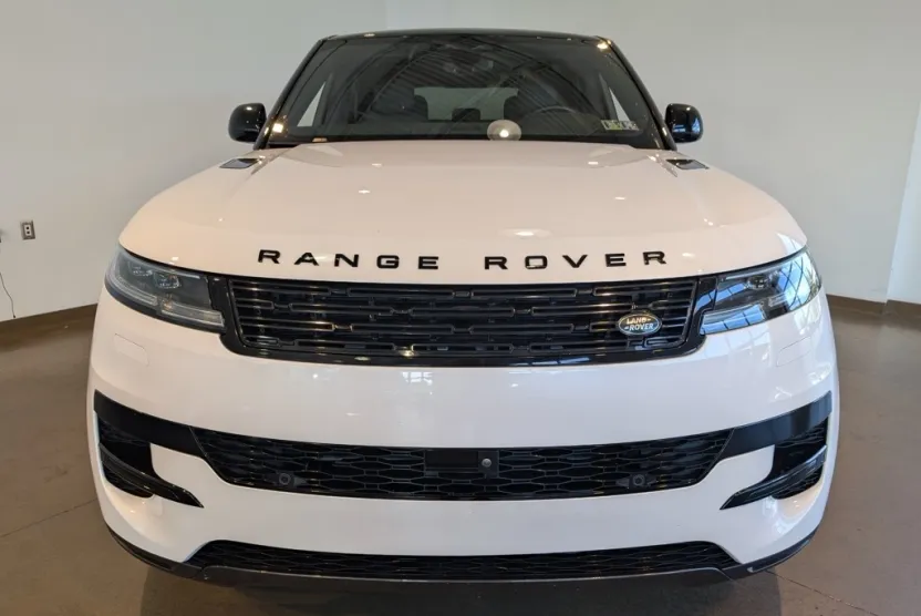 2024 Land Rover Range Rover Sport SE photo 1