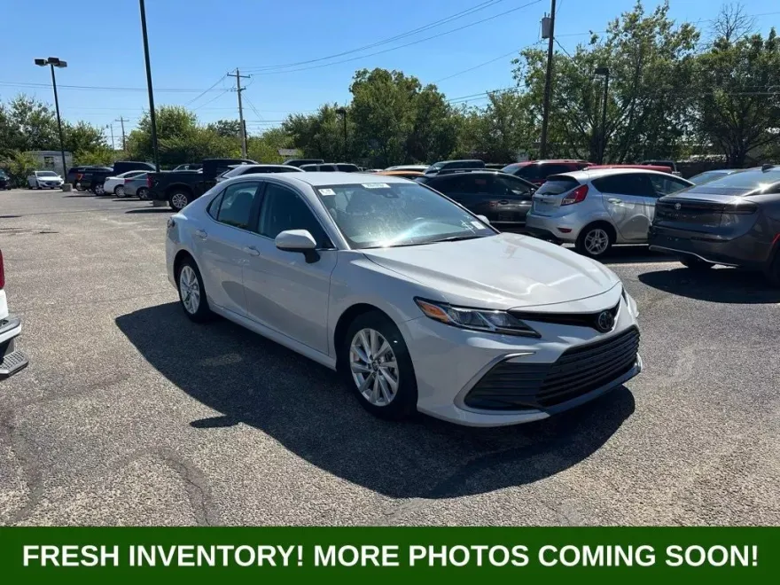 2024 Toyota Camry LE photo 1