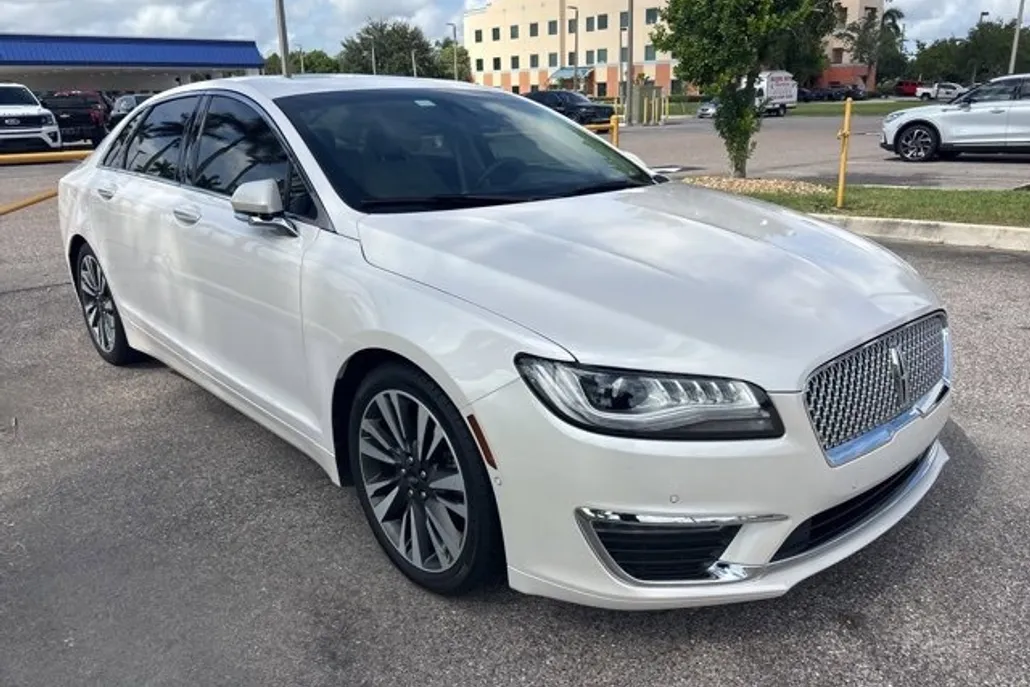 2019 Lincoln MKZ Reserve photo 1