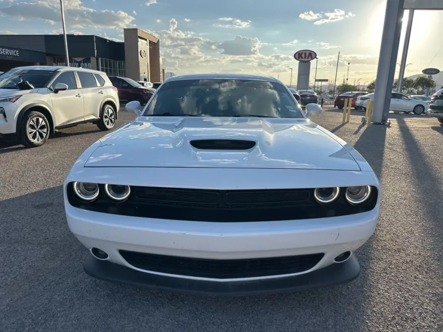 2022 Dodge Challenger GT photo 1