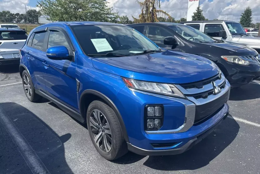 2020 Mitsubishi Outlander Sport SE photo 1
