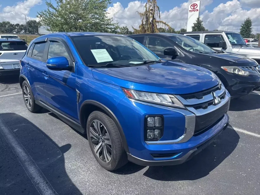 2020 Mitsubishi Outlander Sport SE photo 1