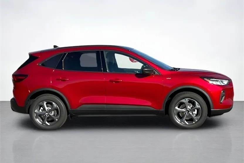 2025 Ford Escape ST-Line photo 1